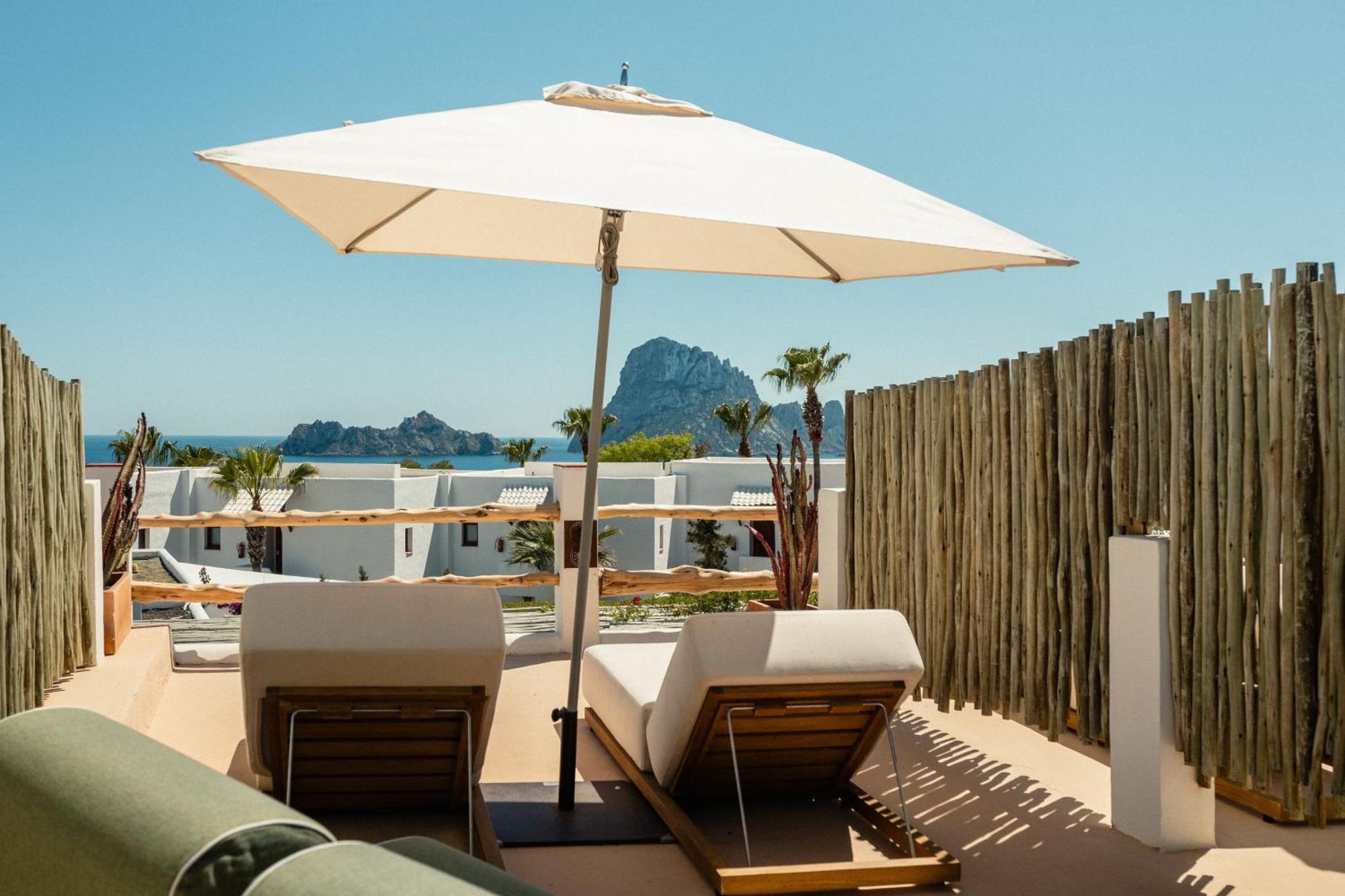 Petunia Ibiza, A Beaumier Cala Vadella (Ibiza)